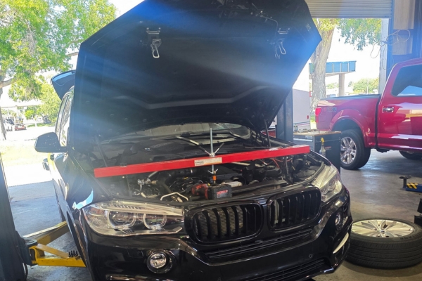 Image: Engine Repair with Support